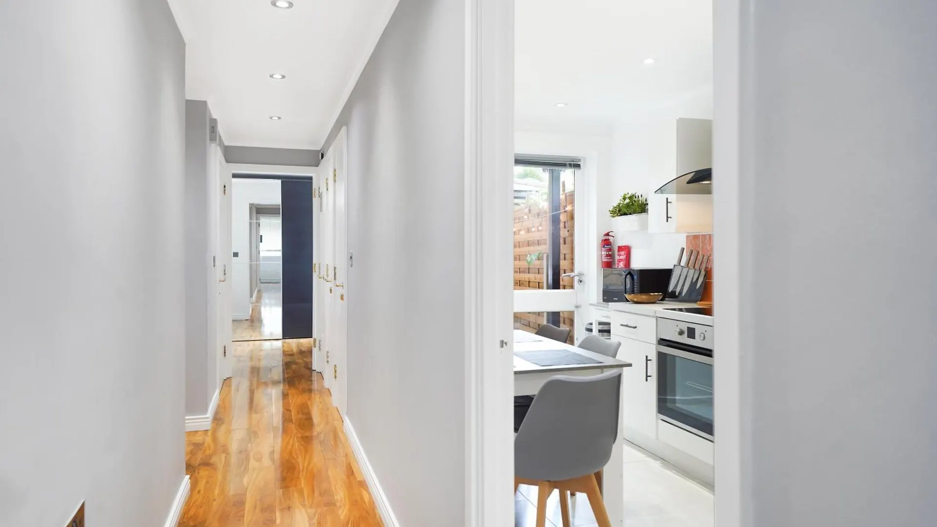 A Beautiful Stylish 2 Bedroom Apartment -City Of Лондон